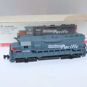 Southern Pacific #418 comes with box and plastic